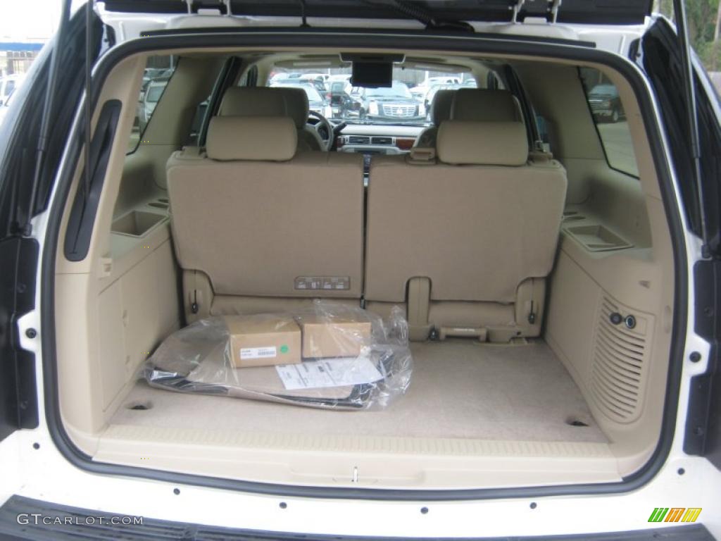 2011 GMC Yukon XL SLT Trunk Photo #47398556