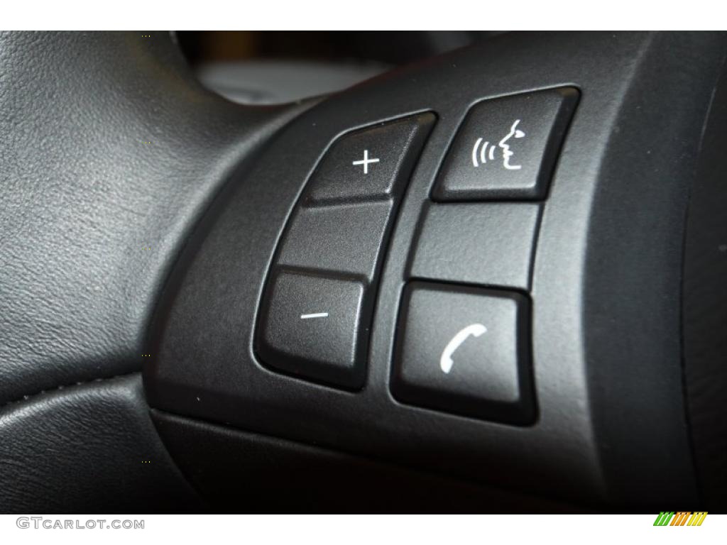 2011 BMW X5 xDrive 50i Controls Photo #47400107