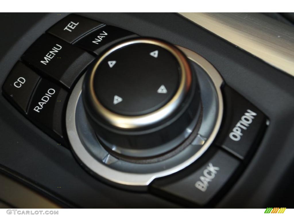 2011 BMW X5 xDrive 50i Controls Photo #47400188