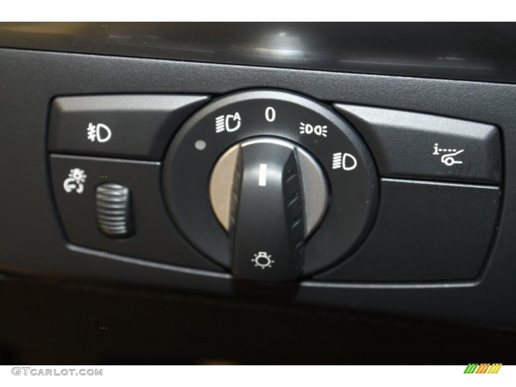 2011 BMW X5 xDrive 50i Controls Photo #47400200
