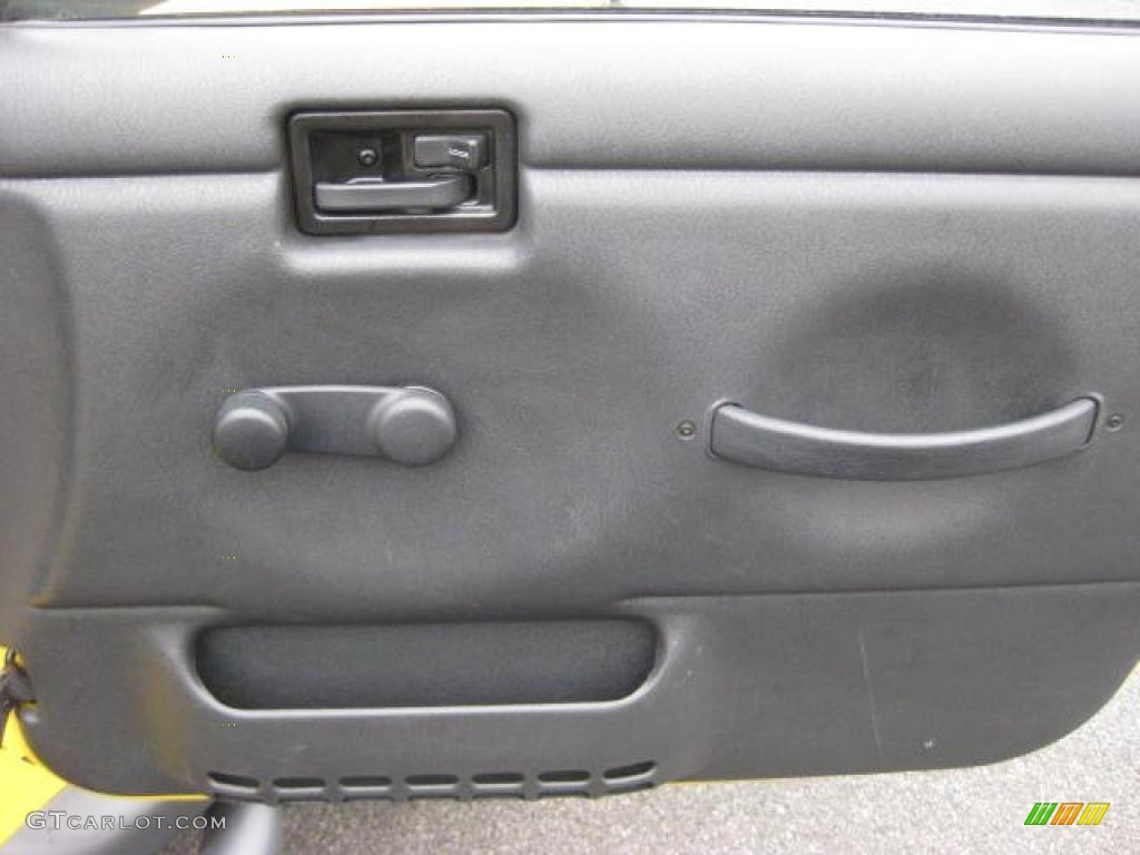 2004 Wrangler Sport 4x4 - Solar Yellow / Dark Slate Gray photo #23