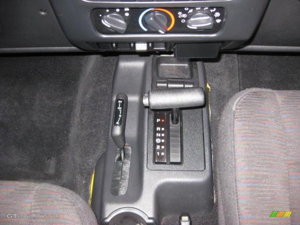 2004 Wrangler Sport 4x4 - Solar Yellow / Dark Slate Gray photo #26