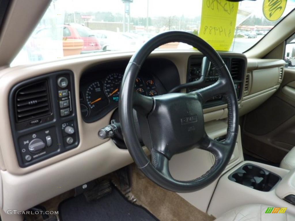 2002 Yukon SLT 4x4 - Garnet Red Metallic / Neutral/Shale photo #8