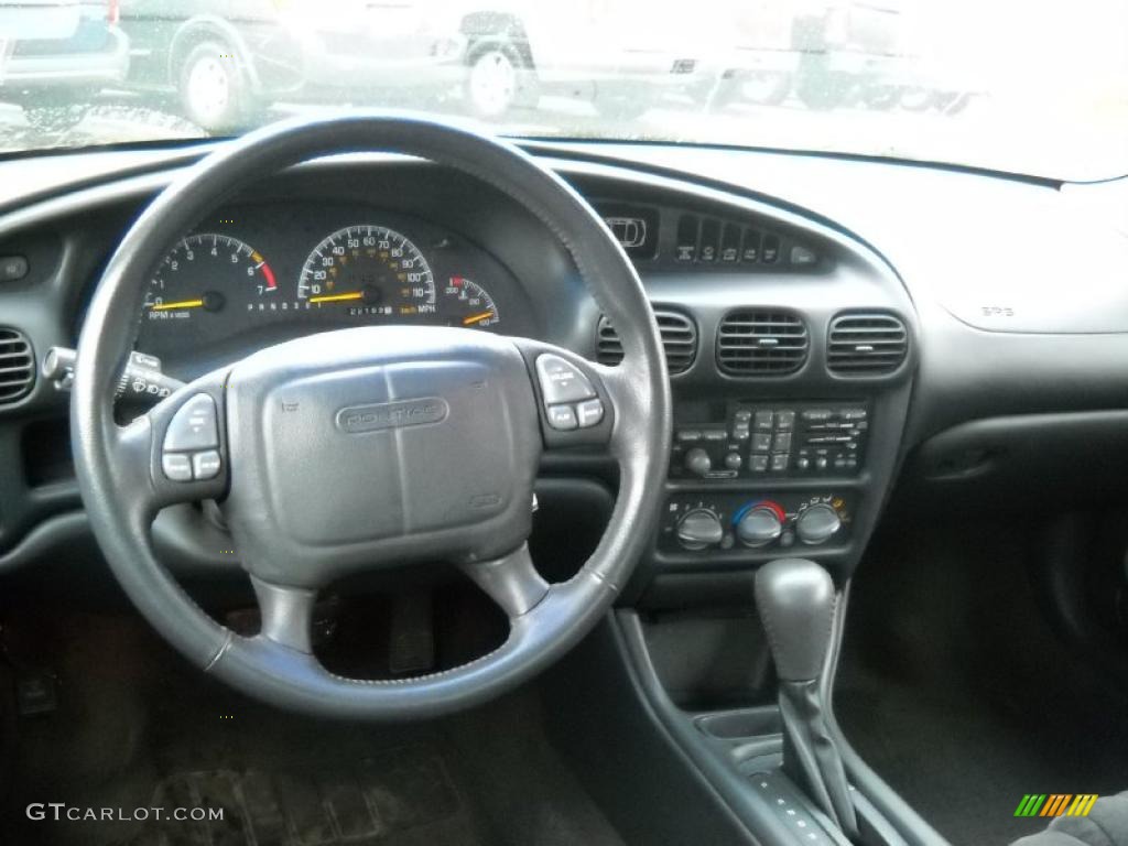 1998 Pontiac Grand Prix GT Sedan Graphite Dashboard Photo ...