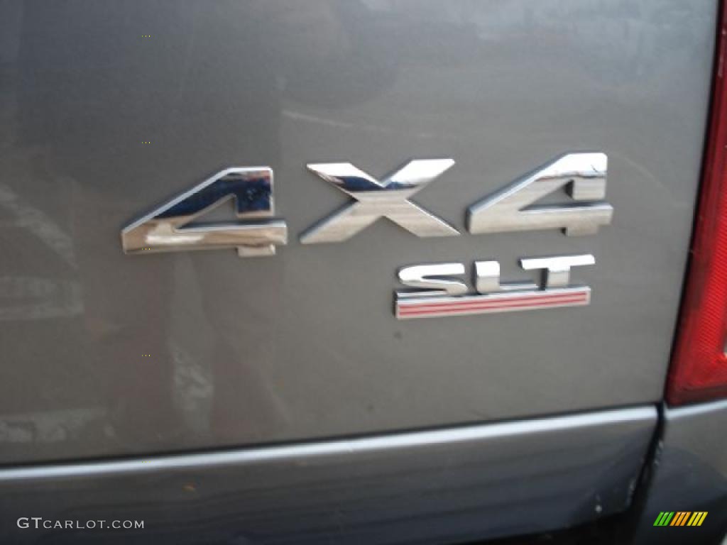 2005 Ram 2500 SLT Quad Cab 4x4 - Mineral Gray Metallic / Dark Slate Gray photo #37