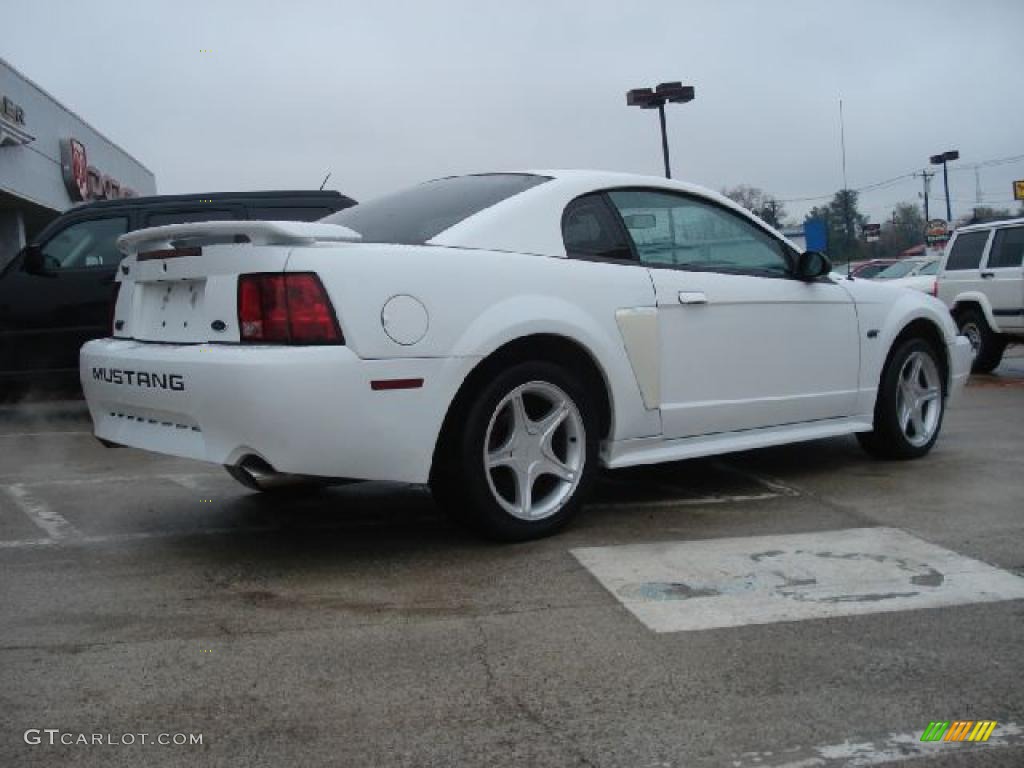 2001 Mustang GT Coupe - Oxford White / Dark Charcoal photo #3