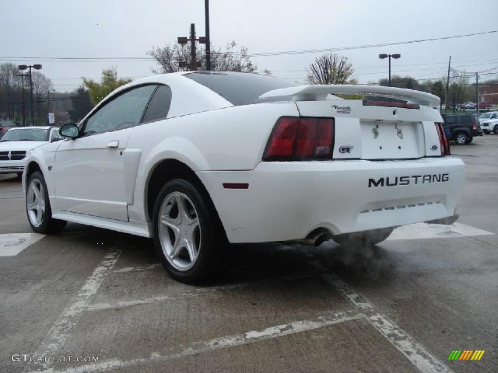 2001 Mustang GT Coupe - Oxford White / Dark Charcoal photo #5