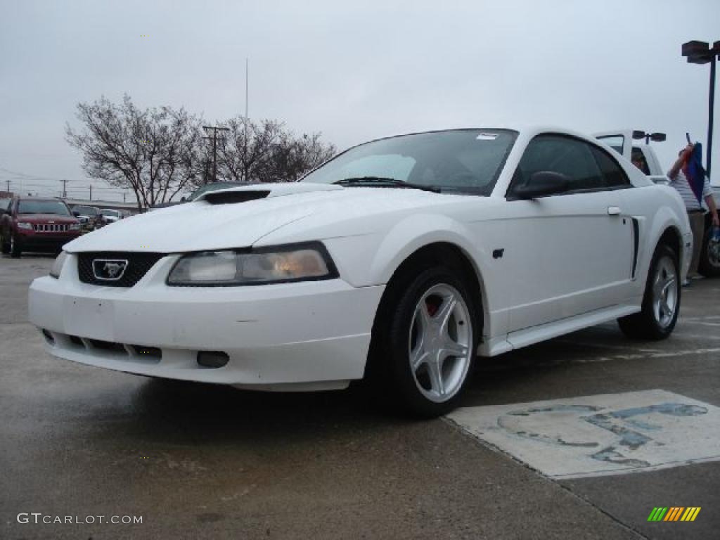 2001 Mustang GT Coupe - Oxford White / Dark Charcoal photo #7