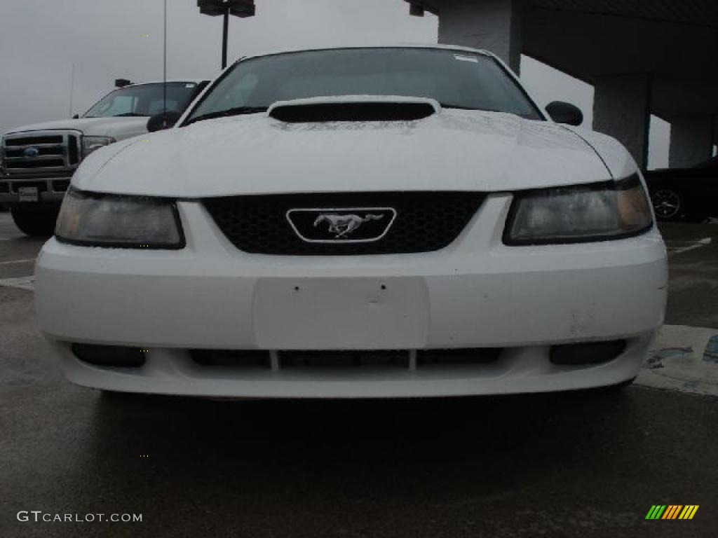 2001 Mustang GT Coupe - Oxford White / Dark Charcoal photo #8
