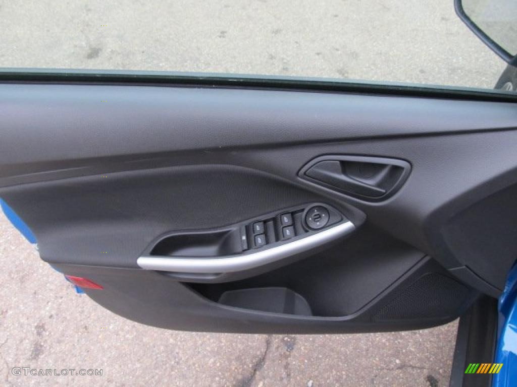 2012 Ford Focus SE Sport Sedan Two-Tone Sport Door Panel Photo #47409884