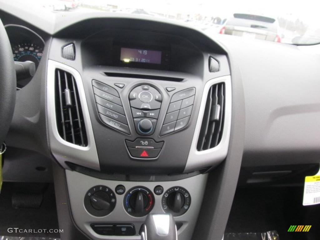 2012 Ford Focus SE Sport Sedan Controls Photo #47409950