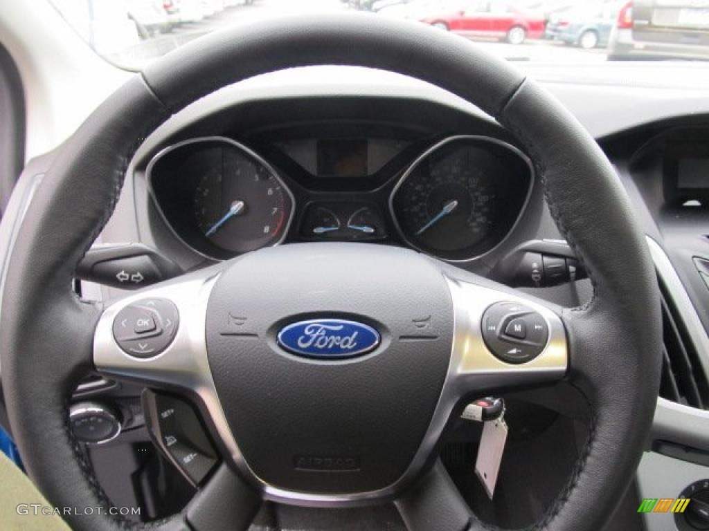 2012 Ford Focus SE Sport Sedan Two-Tone Sport Steering Wheel Photo #47409961