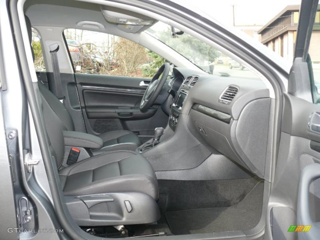 Titan Black Interior 2011 Volkswagen Jetta TDI SportWagen Photo #47413415