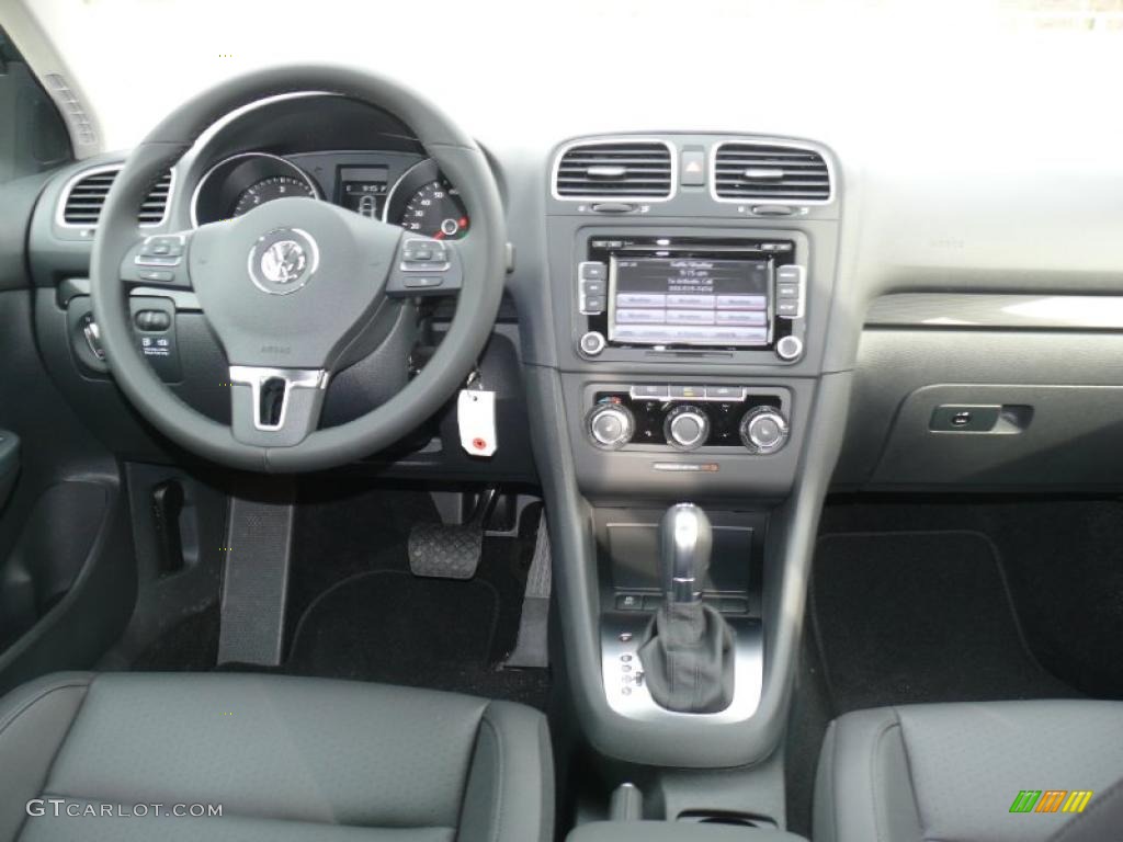 2011 Volkswagen Jetta TDI SportWagen Titan Black Dashboard Photo #47413433