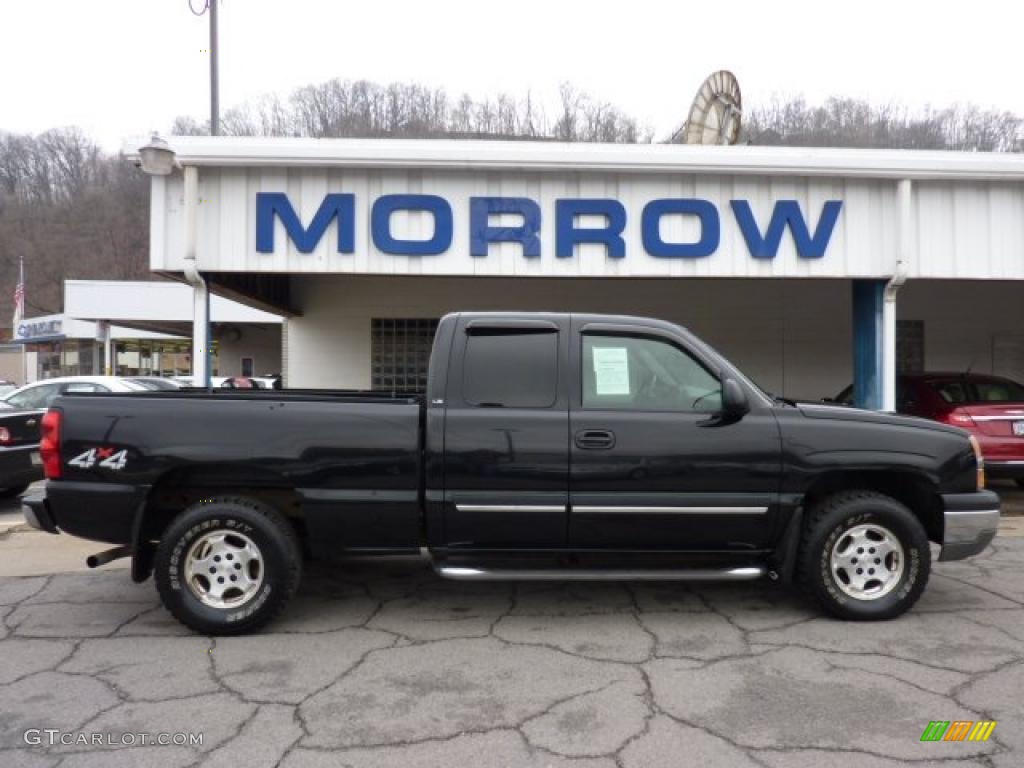 2004 Silverado 1500 LS Extended Cab 4x4 - Black / Dark Charcoal photo #1