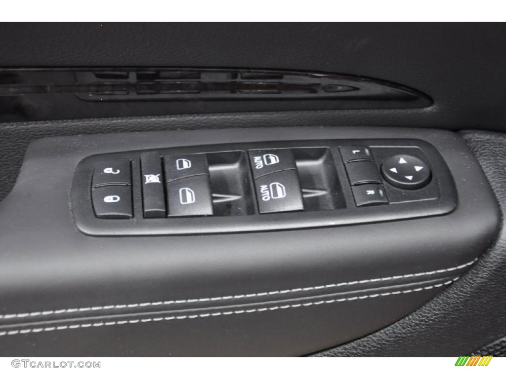 2011 Dodge Durango Citadel Controls Photo #47417831