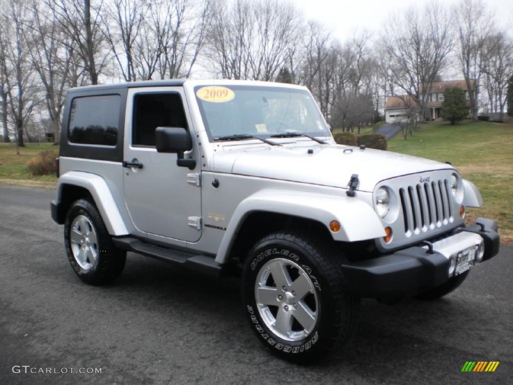 2009 Wrangler Sahara 4x4 - Bright Silver Metallic / Dark Slate Gray/Medium Slate Gray photo #2