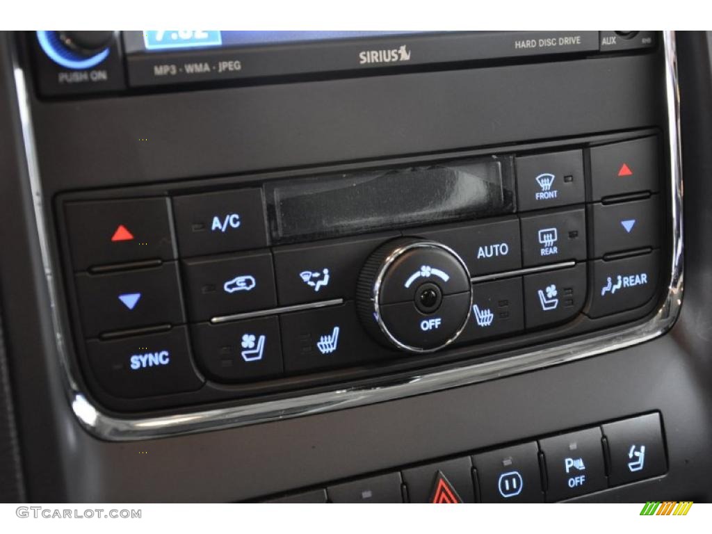 2011 Dodge Durango Citadel Controls Photo #47418029