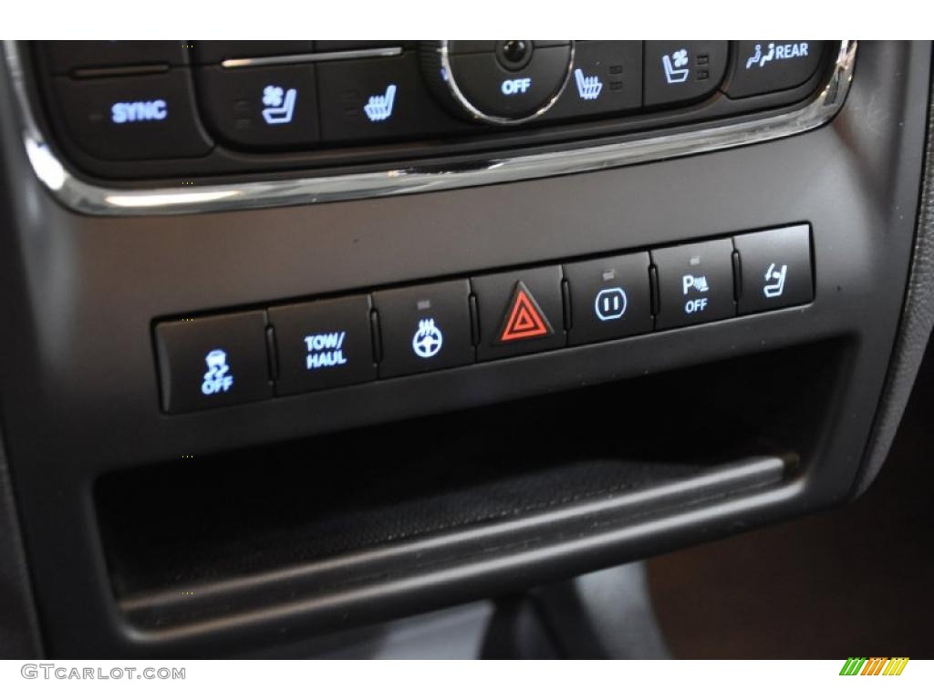 2011 Dodge Durango Citadel Controls Photo #47418044