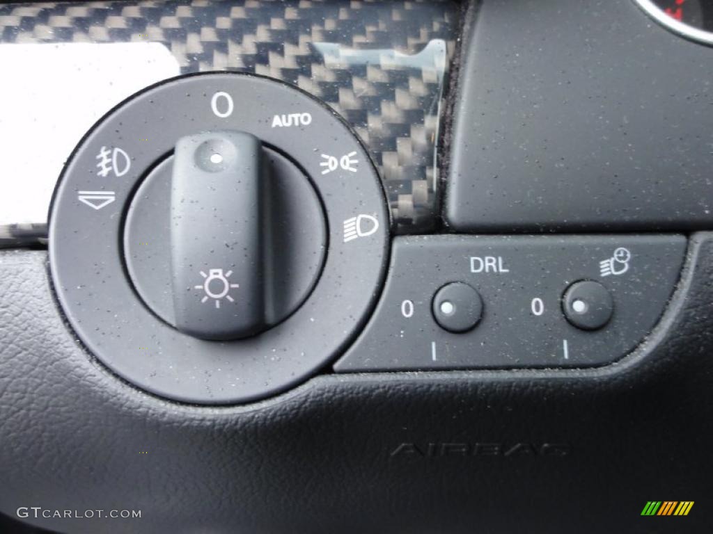 2008 Audi RS4 4.2 quattro Convertible Controls Photo #47419025
