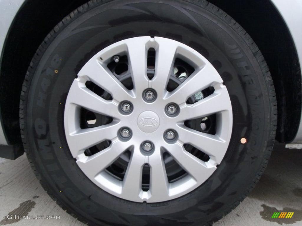 2011 Kia Sedona LX Wheel Photo #47419586