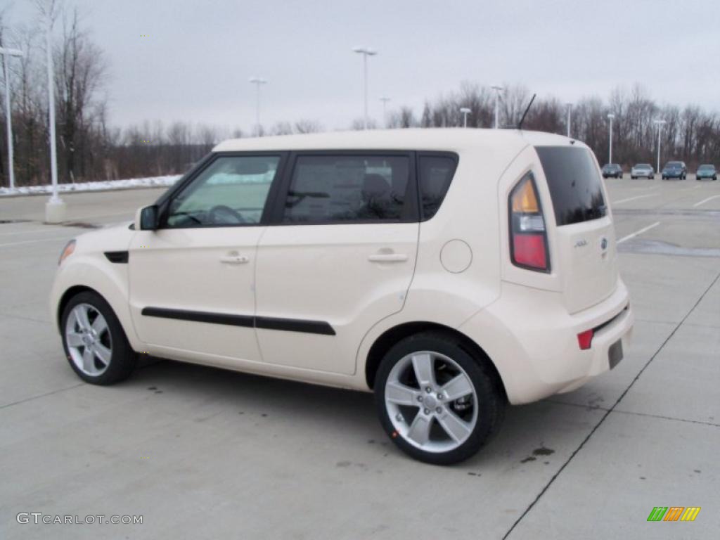 2011 Soul ! - Dune Beige / Sand/Black Premium Leather photo #4