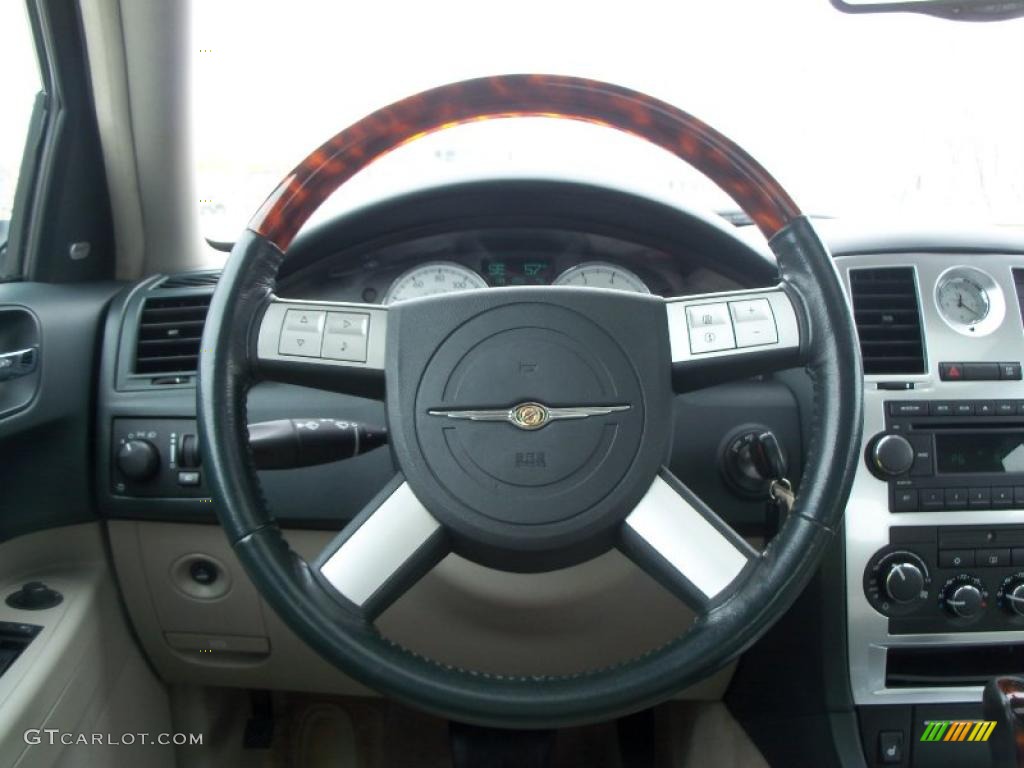 2005 Chrysler 300 C HEMI AWD Dark Slate Gray/Light Graystone Steering Wheel Photo #47420829
