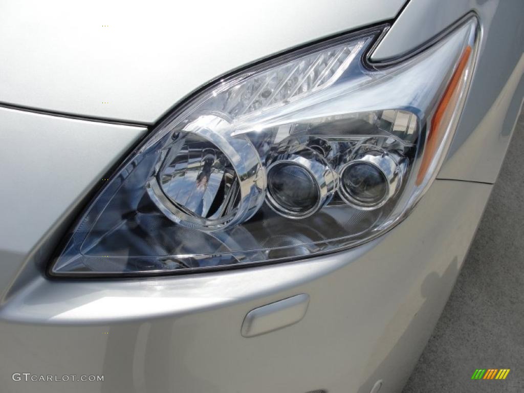 2011 Prius Hybrid V - Classic Silver Metallic / Dark Gray photo #9