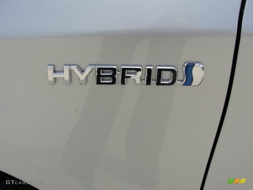 2011 Toyota Prius Hybrid V Marks and Logos Photo #47423316