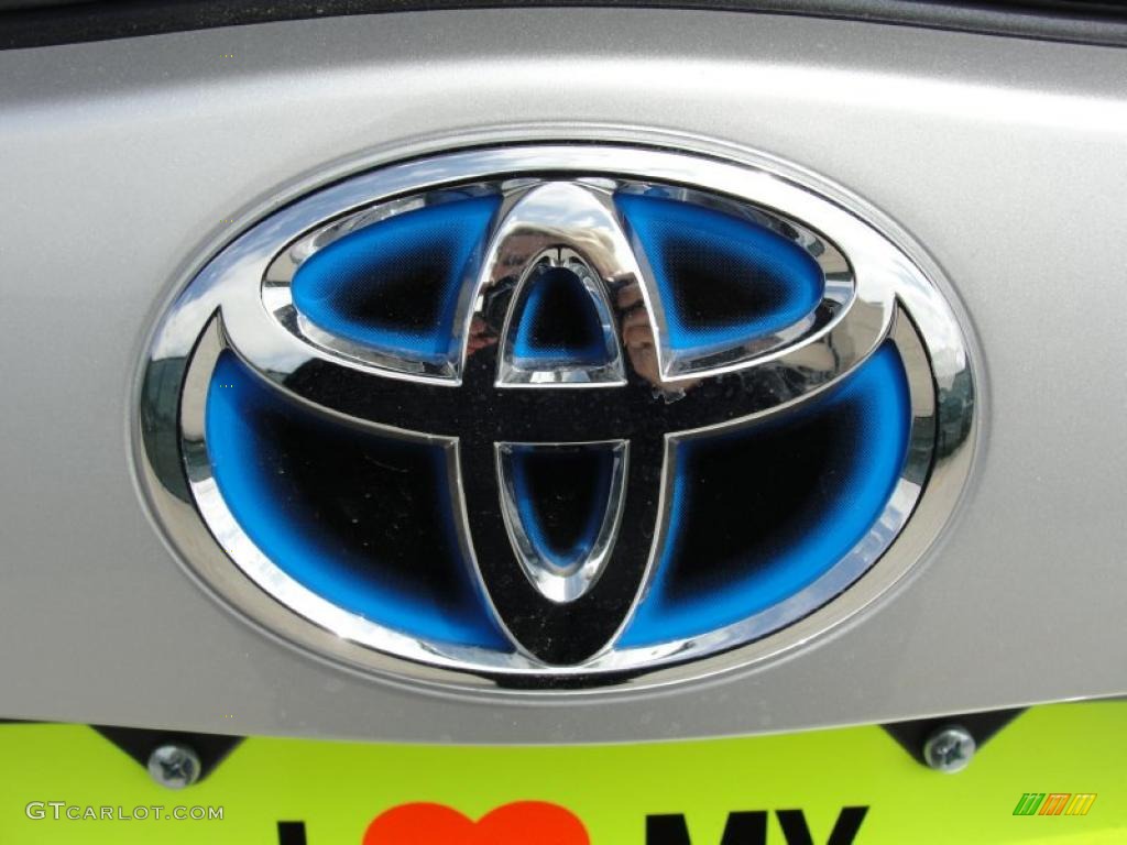 2011 Toyota Prius Hybrid V Marks and Logos Photo #47423385