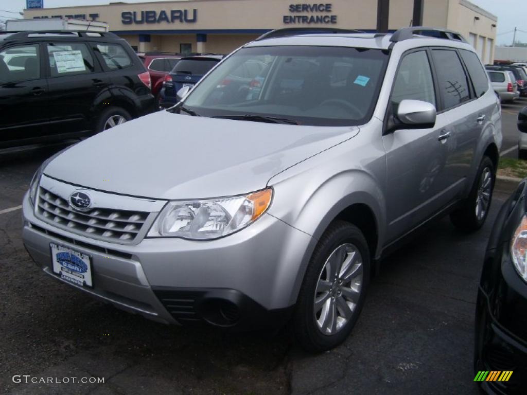 2011 Forester 2.5 X Premium - Spark Silver Metallic / Black photo #1