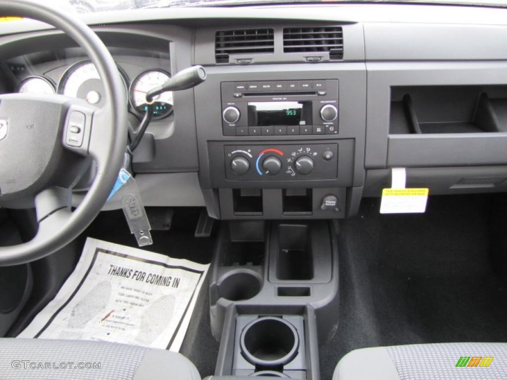 2011 Dodge Dakota Big Horn Crew Cab Dashboard Photos