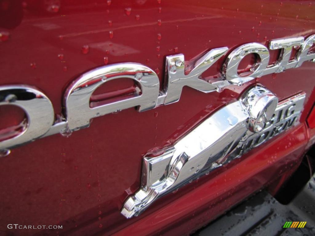 2011 Dodge Dakota Big Horn Crew Cab Marks and Logos Photos