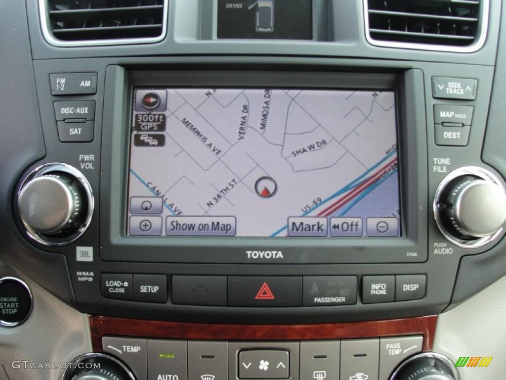 2011 Toyota Highlander Limited Navigation Photos
