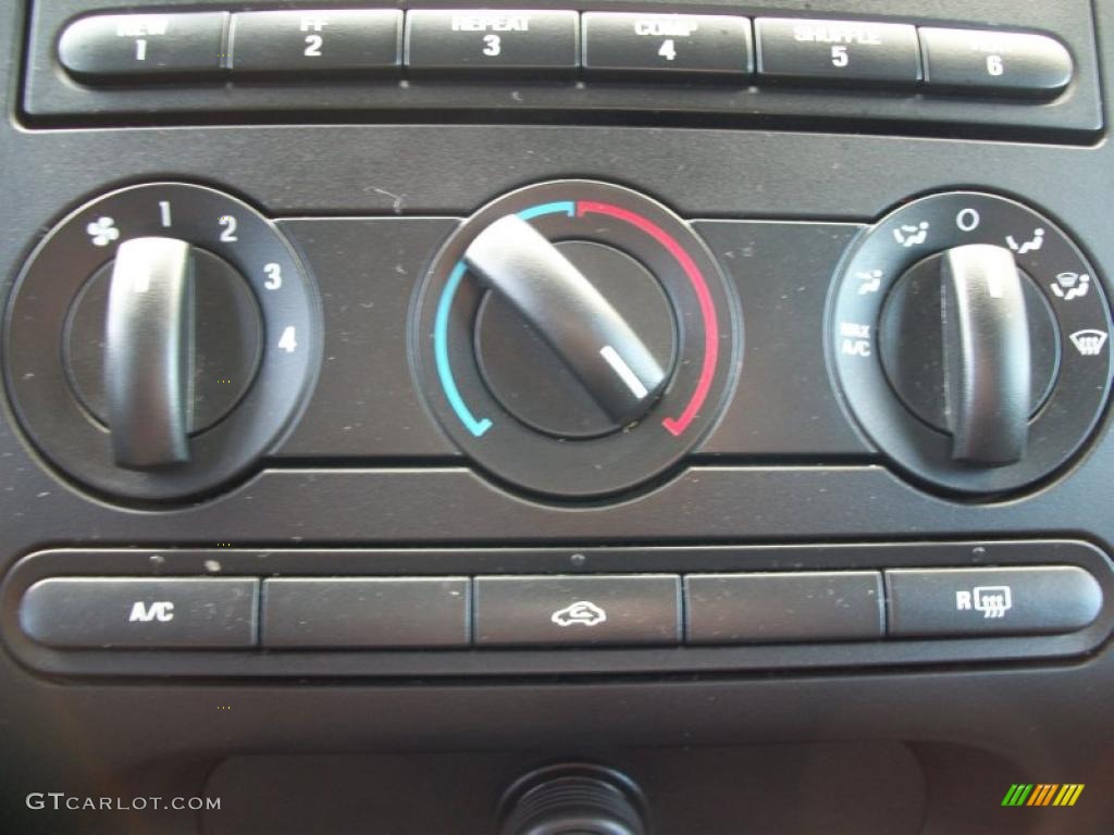 2005 F150 XLT SuperCab - True Blue Metallic / Medium Flint Grey photo #21