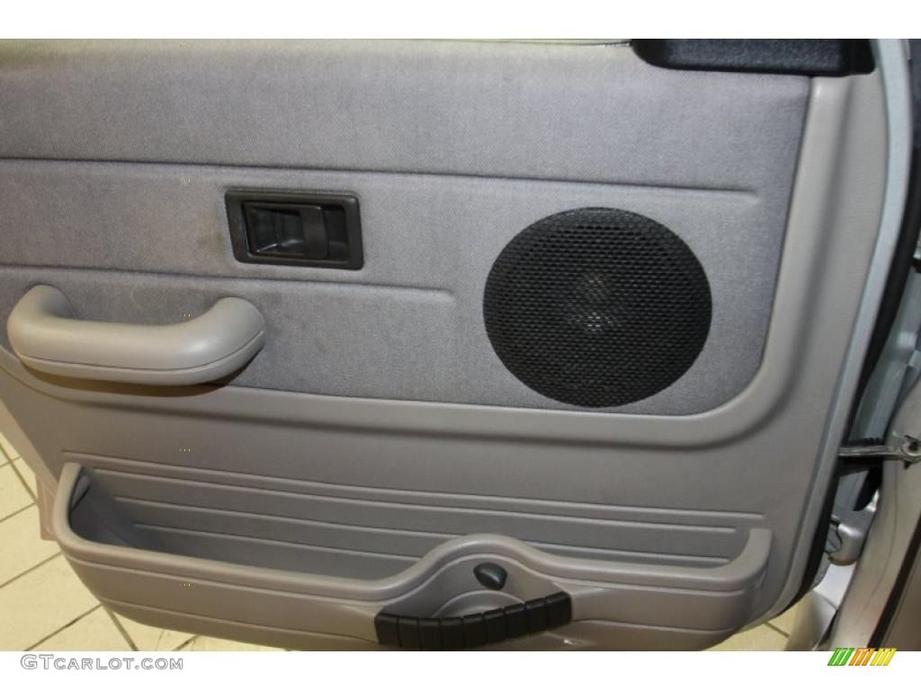 2003 Freelander SE - Zambezi Silver Metallic / Smokestone photo #35