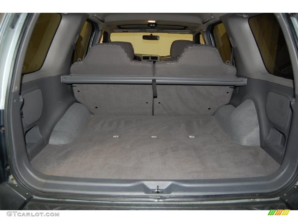 2001 Nissan Xterra SE V6 Trunk Photos