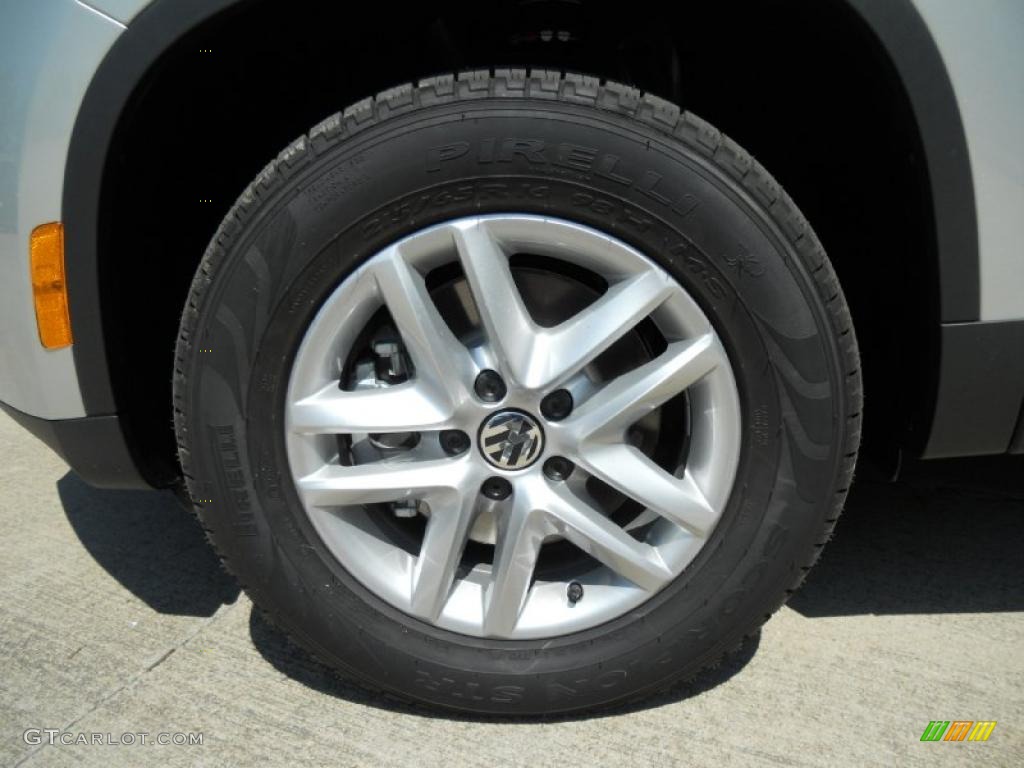 2011 Volkswagen Tiguan S Wheel Photos