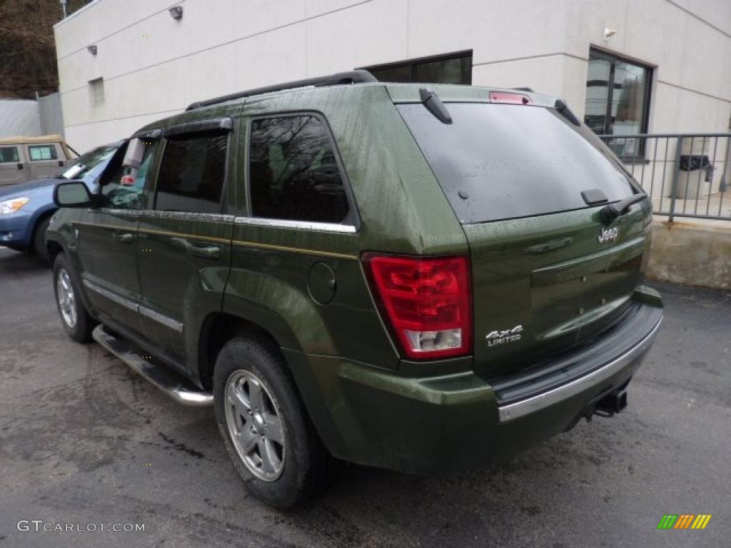 2006 Grand Cherokee Limited 4x4 - Jeep Green Metallic / Dark Khaki/Light Graystone photo #2