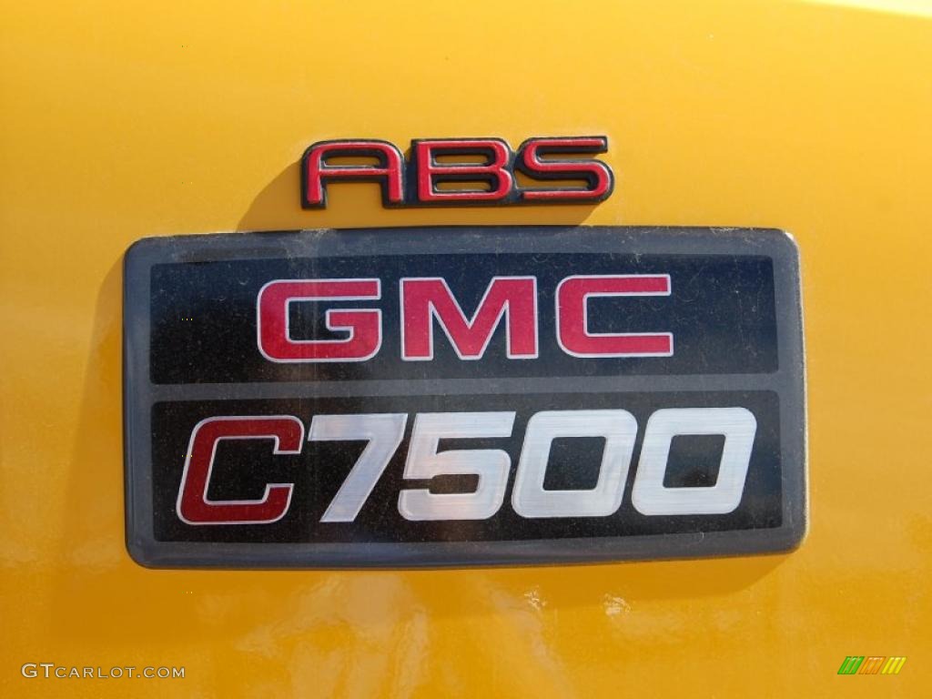 2004 GMC C Series TopKick C7500 Regular Cab Commerical Moving Truck Marks and Logos Photo #47440812