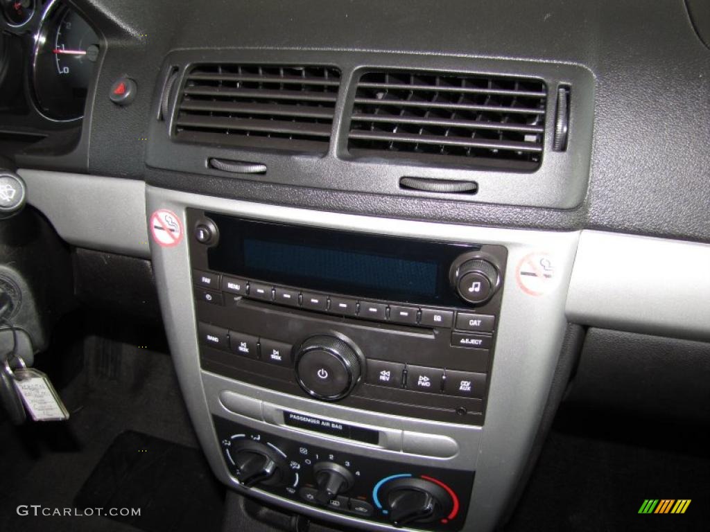 2010 Cobalt LT Sedan - Summit White / Ebony photo #15