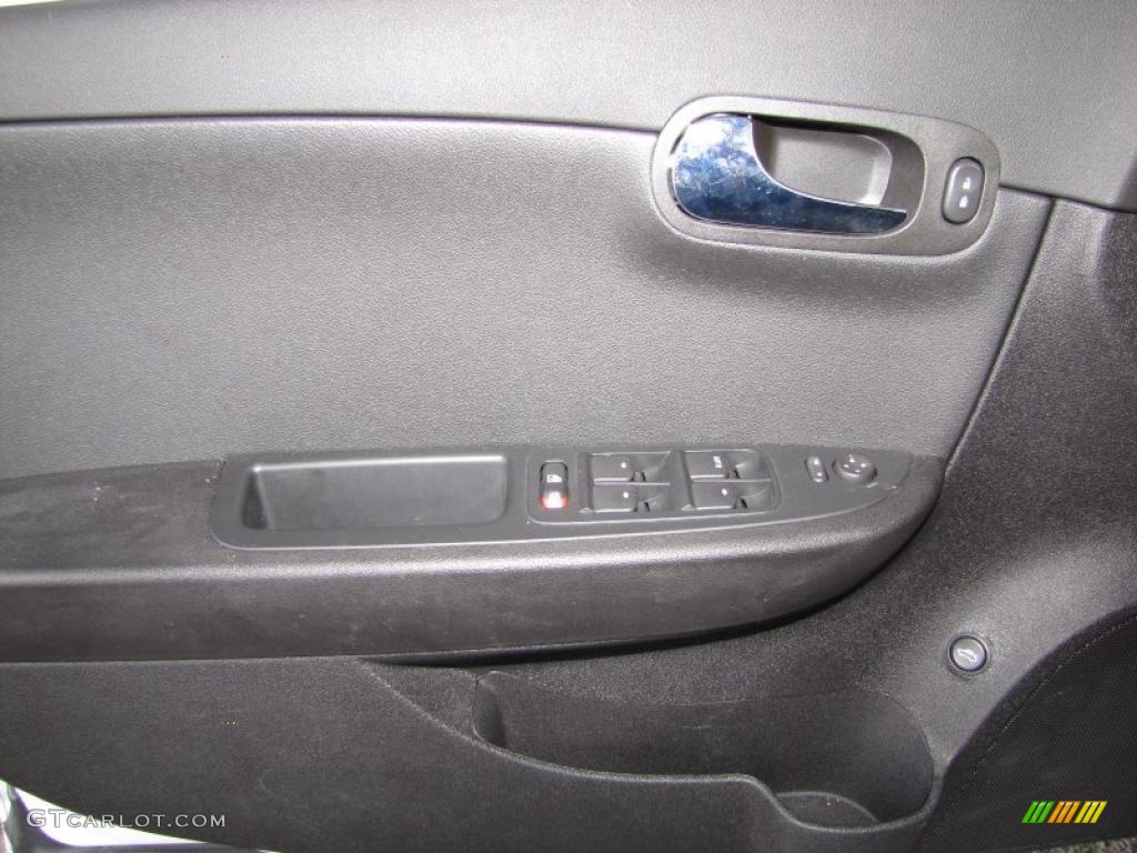 2010 Malibu LT Sedan - Summit White / Ebony photo #12