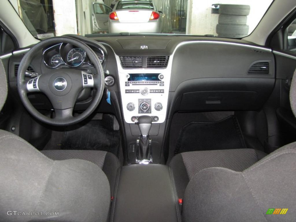 2010 Malibu LT Sedan - Summit White / Ebony photo #13