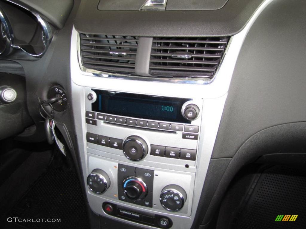 2010 Malibu LT Sedan - Summit White / Ebony photo #15