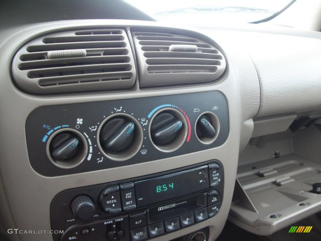 2002 Dodge Neon Standard Neon Model Controls Photo #47448898