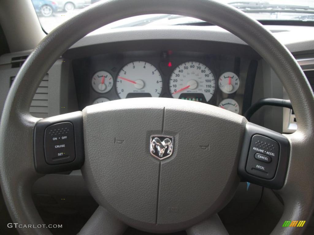 2007 Ram 1500 ST Quad Cab 4x4 - Brilliant Black Crystal Pearl / Medium Slate Gray photo #16