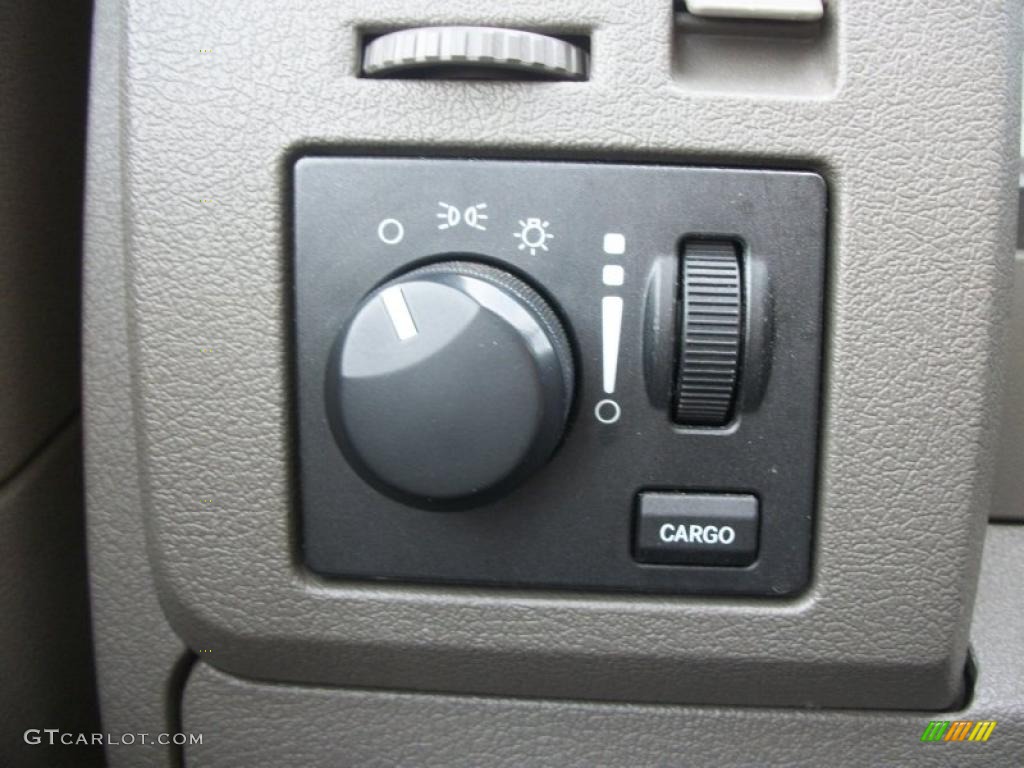 2007 Ram 1500 ST Quad Cab 4x4 - Brilliant Black Crystal Pearl / Medium Slate Gray photo #24
