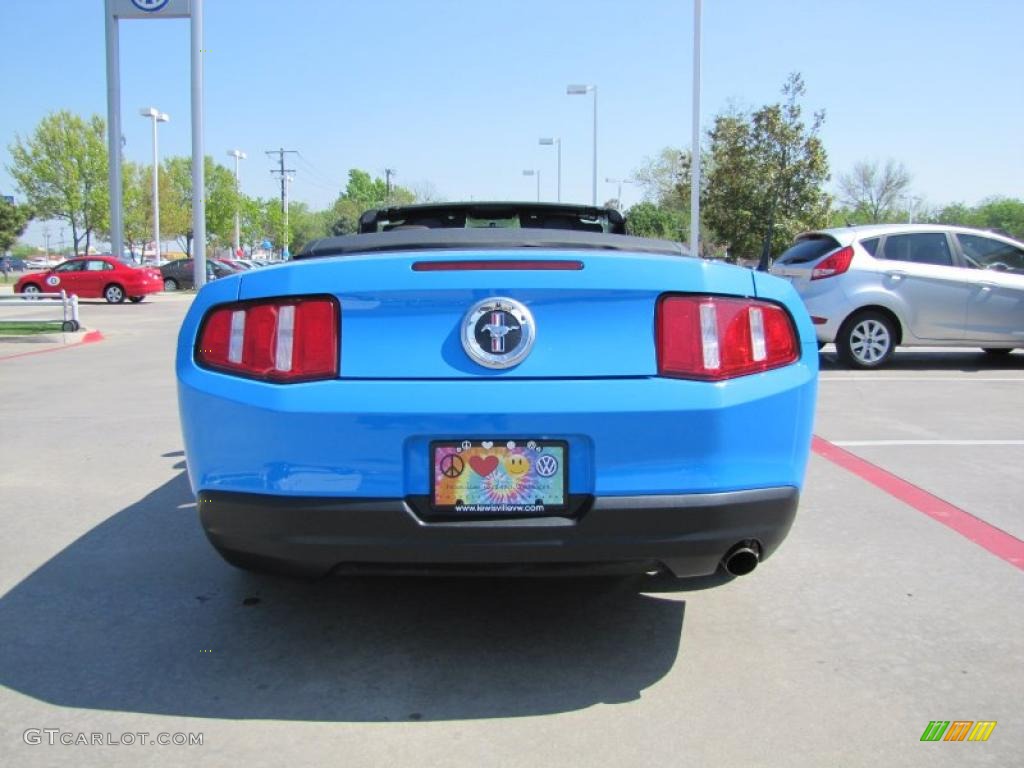 2010 Mustang V6 Convertible - Grabber Blue / Charcoal Black photo #4