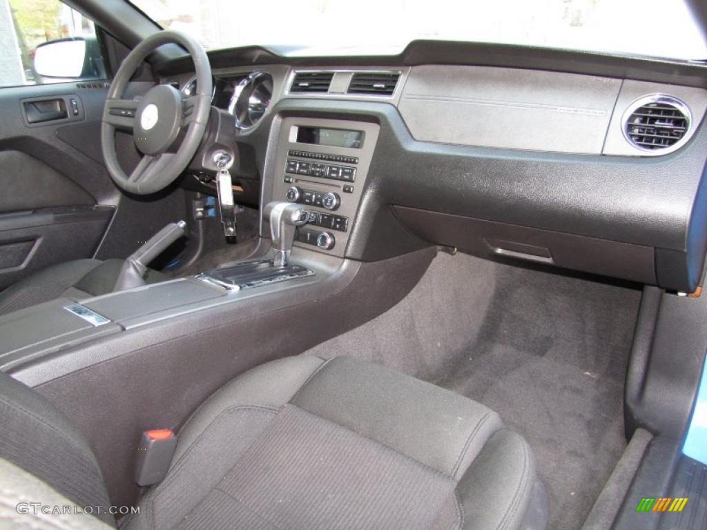 2010 Mustang V6 Convertible - Grabber Blue / Charcoal Black photo #16
