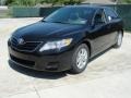 Black - Camry LE Photo No. 7